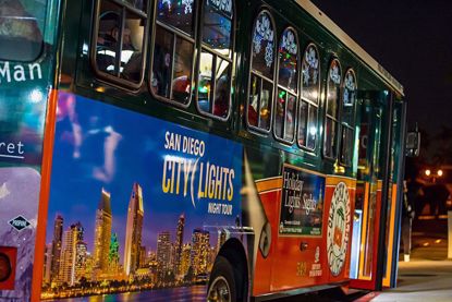 Old Town Trolley's Holiday Lights and Sights Tour